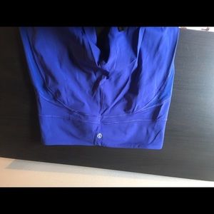 Lululemon size 6 crop