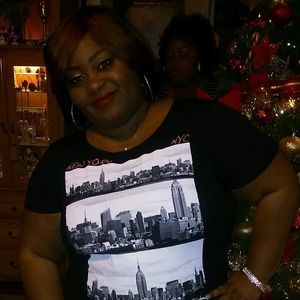 Meet your Posher, Cassandra