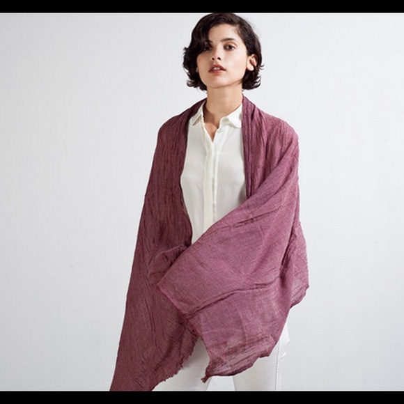 Everlane essential scarf