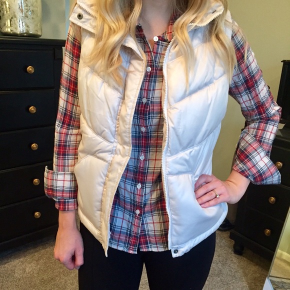 Old Navy White Puffer Vest Size S