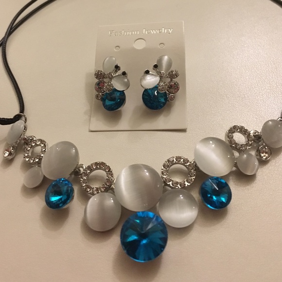 Austrian Crystal, Opal Gold Plated Set of Jewelry. - Picture 2 of 4