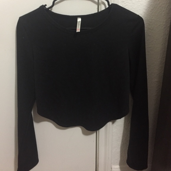 Black Backless Crop Top - Picture 1 of 2