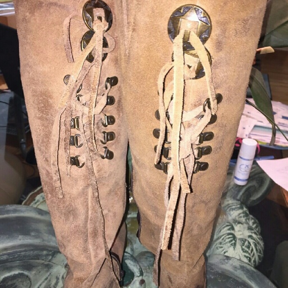 Under knee leather boots