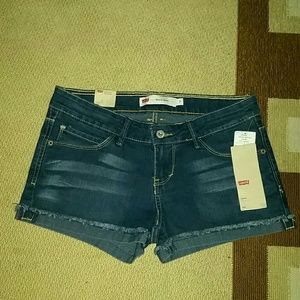 Cuffed Levis denim shorts Cuffed Levis denim shorts