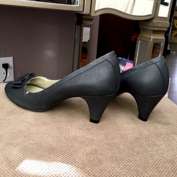 Donna Bobos Black Bow Genuine Leather Pumps - Picture 4 of 4