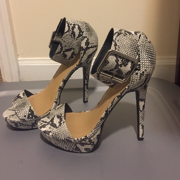 Snakeskin Platform Heel