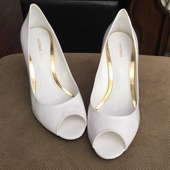 ANTONIO MELANI Shoes - Antonio Melani White and Gold Pumps