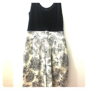 Pretty black/white dress A-line fit & flare skirt