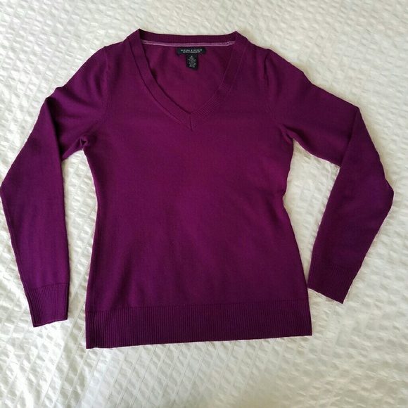 Banana Republic V-neck wool sweater