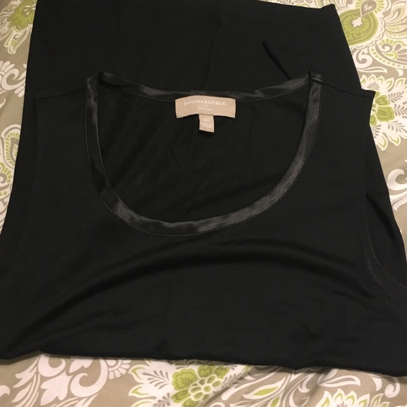 Banana republic satin trim tank