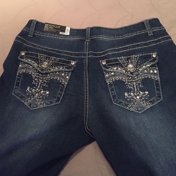 Apt 9 size 12 midrise bootcut bling denims