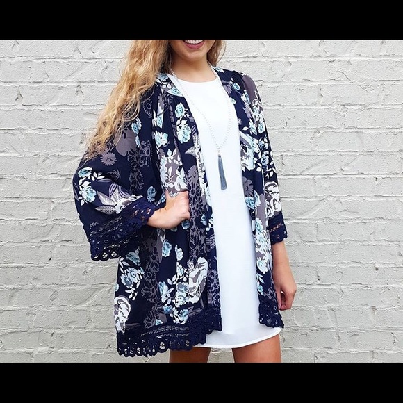 Navy floral kimono with navy lace trim, NWOT