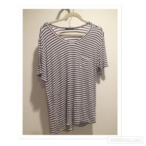 Brandy Melville t-shirt