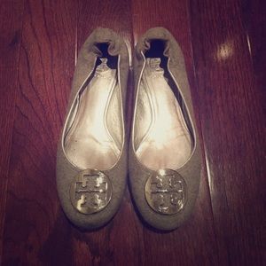 Classic Tory Burch flats!!