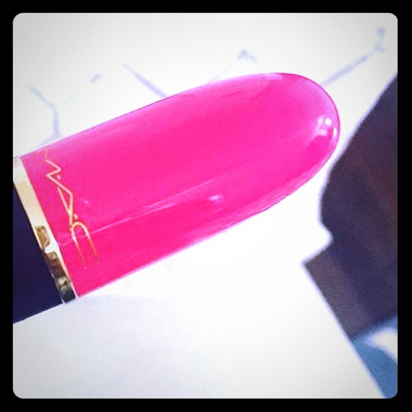 👄MAC NUTCRACKER SWEET LIPSTICK 👄