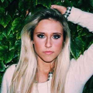 Meet your Posher, Kaylie