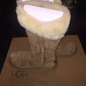 Brand new Ugg plumdale