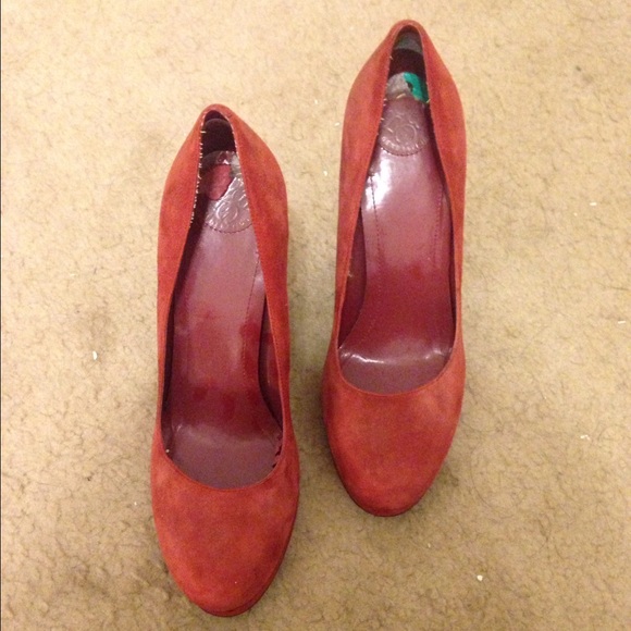 bcbgeneration suede pumps