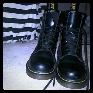 Size 5 Black DR. MARTENS