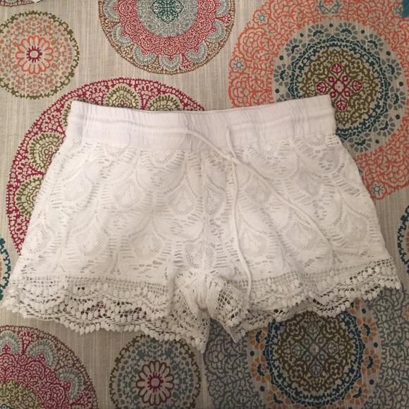 White lace shorts