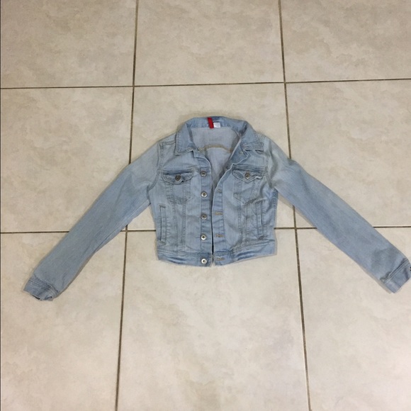 Cropped denim jacket