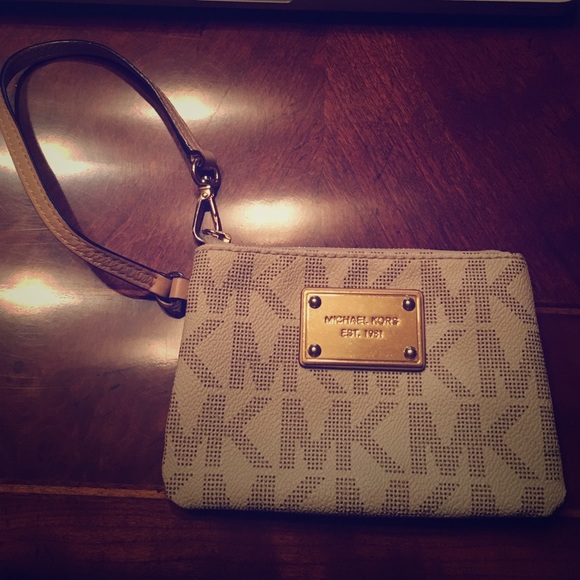 Michael Kors Wristlet