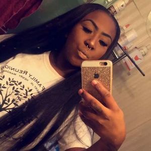 Meet your Posher, Marcella