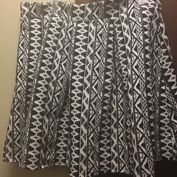 Forever 21 Dresses & Skirts - Forever 21 Plus Aztec Skater Skirt