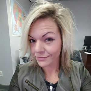 Meet your Posher, Lacey