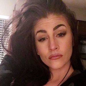 Meet your Posher, Stefanie