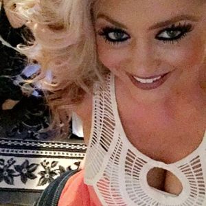 Meet your Posher, Corey