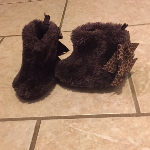 Infant Furry brown bow boots