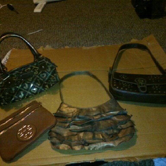 First bundle - Picture 1 of 1