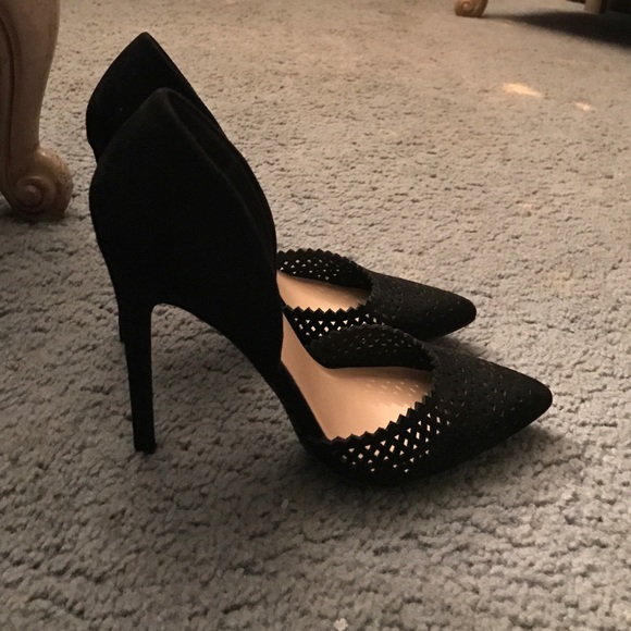 Size 7 black heels - Picture 2 of 4