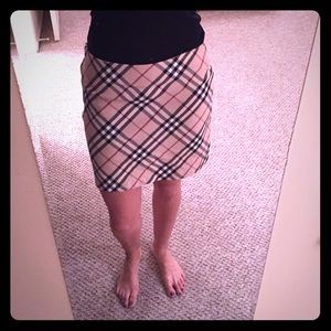 Burberry size 4 classic print skirt!