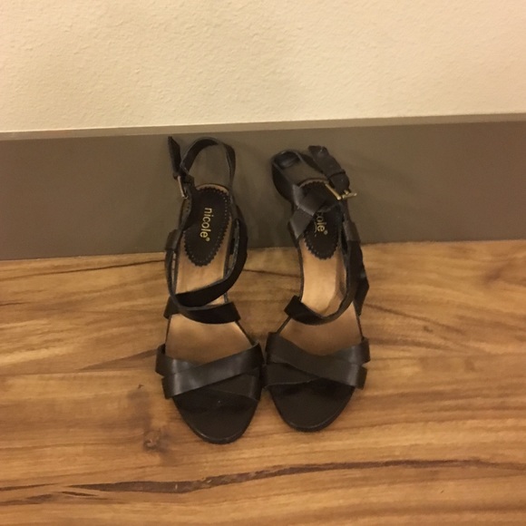 Brown heels size 6 like new