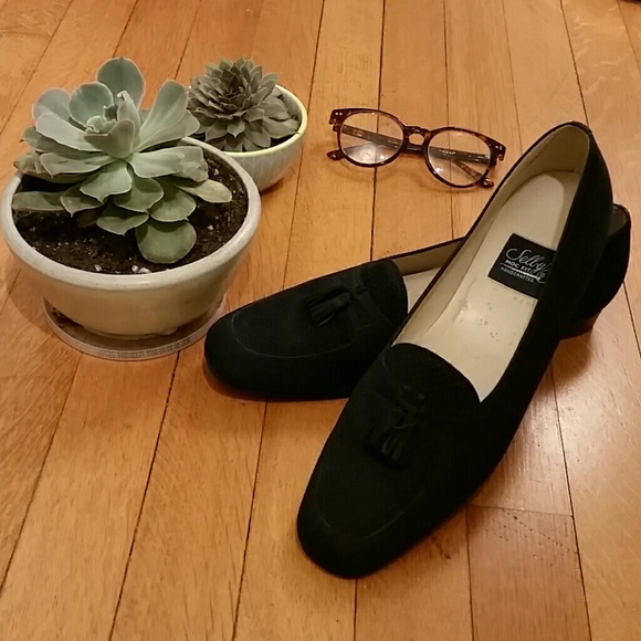 Tassled suede loafers