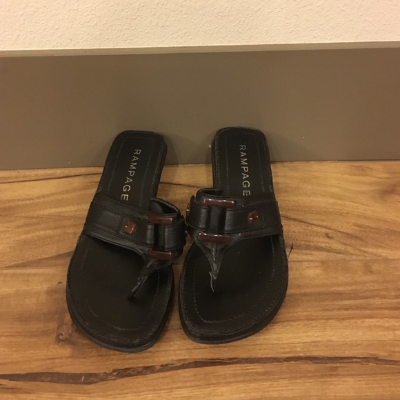 Black sandals size 6