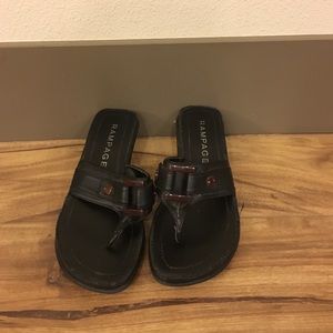Black sandals size 6