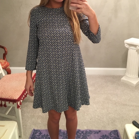 Floral dress very classy. NEW! - Picture 3 of 4