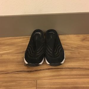 Black slip on shoes size 6