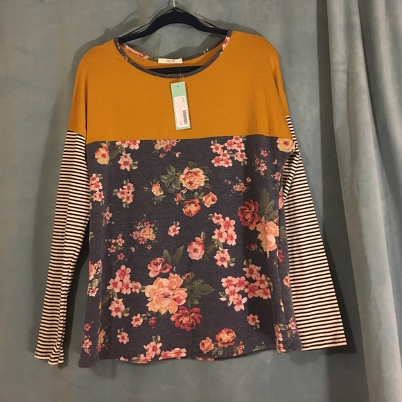 Color block knit top!