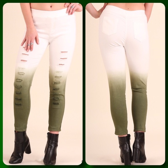 💥HOST PICK 2/5💥DISTRESSED OMBRÉ JEGGINGS! - Picture 3 of 4