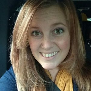 Meet your Posher, Alyson