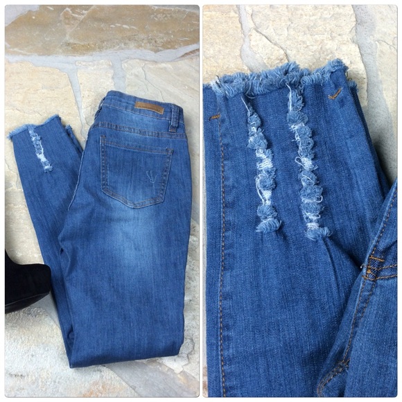 Distressed Ankle Skinny Jeans - Picture 3 of 4
