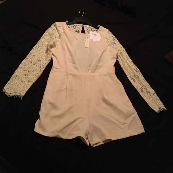 Innocence In Lace Romper- ShopHopes NWT - Picture 2 of 3