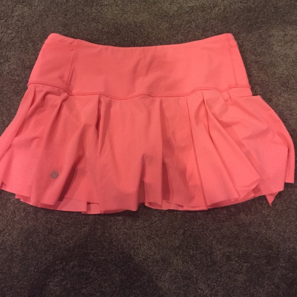 Lululemon pink running/tennis skirt!