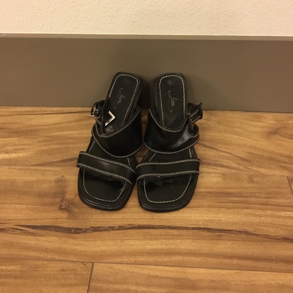 Black sandals size 5.5