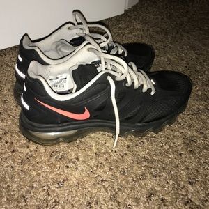 Nike air max tennis shoes