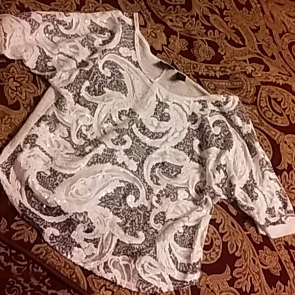 Cute sequence top